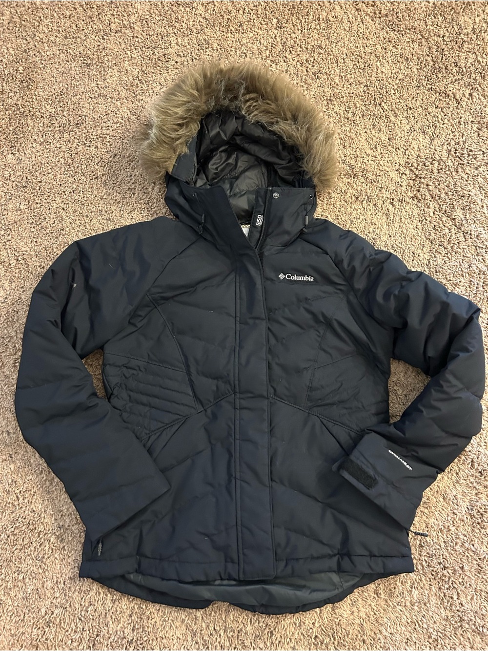 Women’s Columbia 550 puffer jacket coat large with fur hood